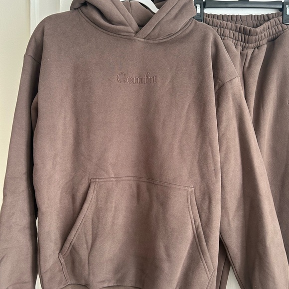 NEW! Comfrt Set - Picture 2 of 5